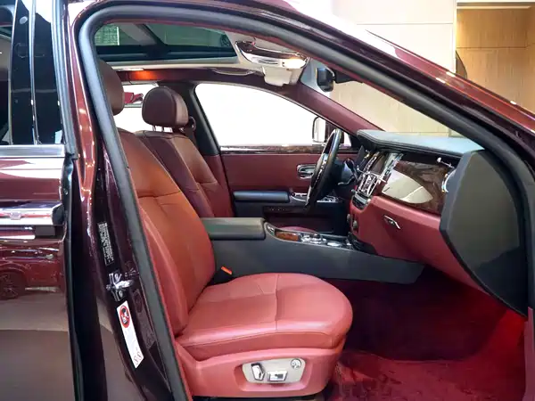 Rolls-Royce Ghost 2011