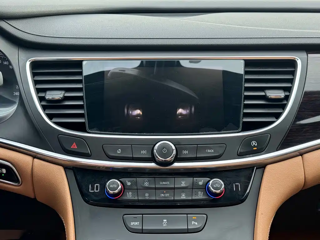Buick LaCrosse 2017 — фото 15