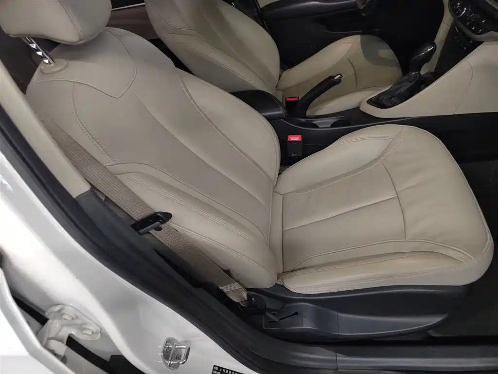 Buick Excelle 2019 — фото 21