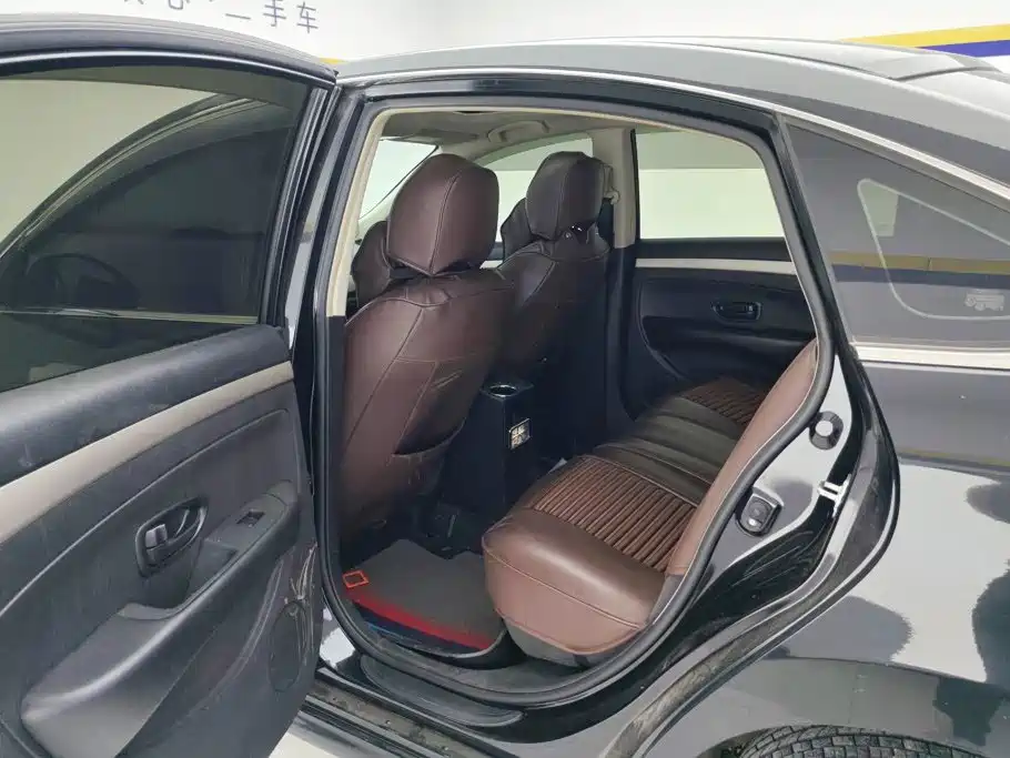 Nissan Sylphy 2018 — фото 11