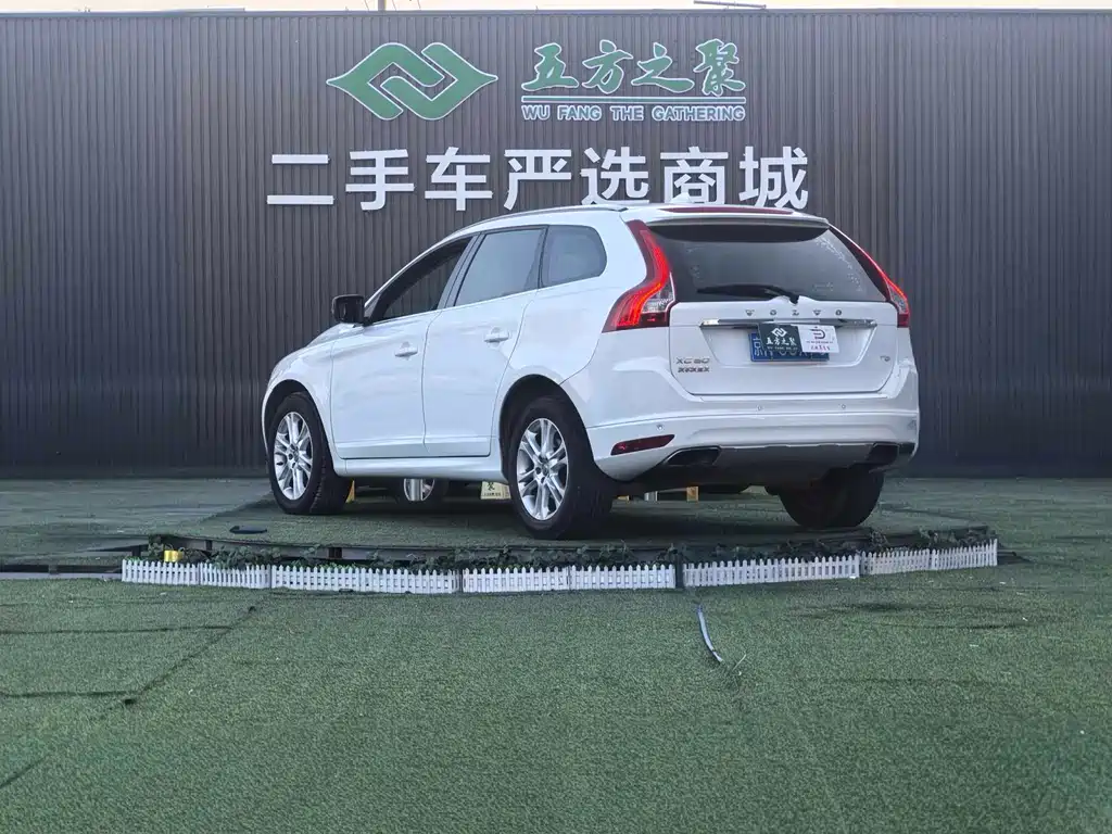 Volvo XC60 2015 — фото 20