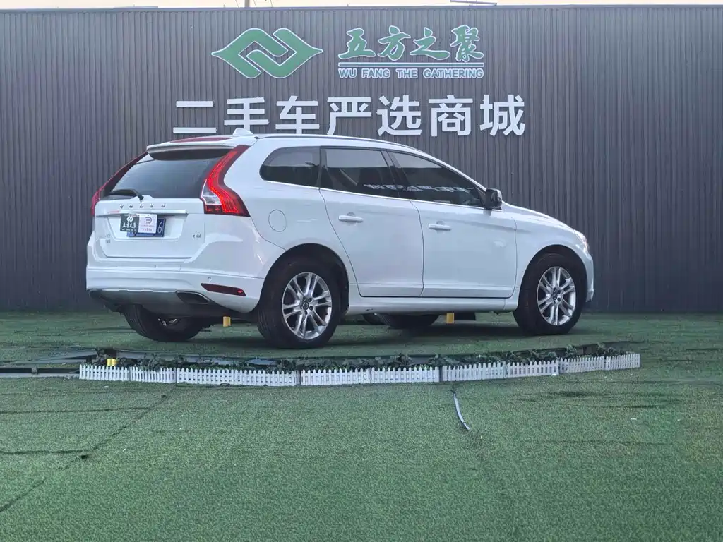 Volvo XC60 2015 — фото 21