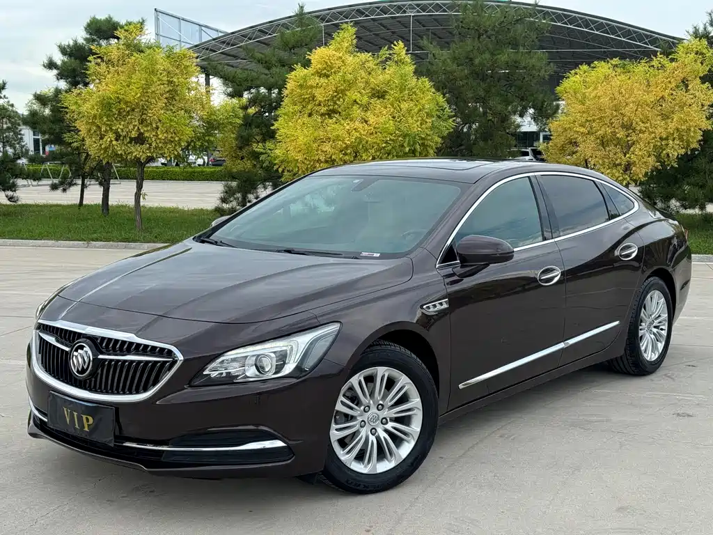 Buick LaCrosse 2017 — фото 1