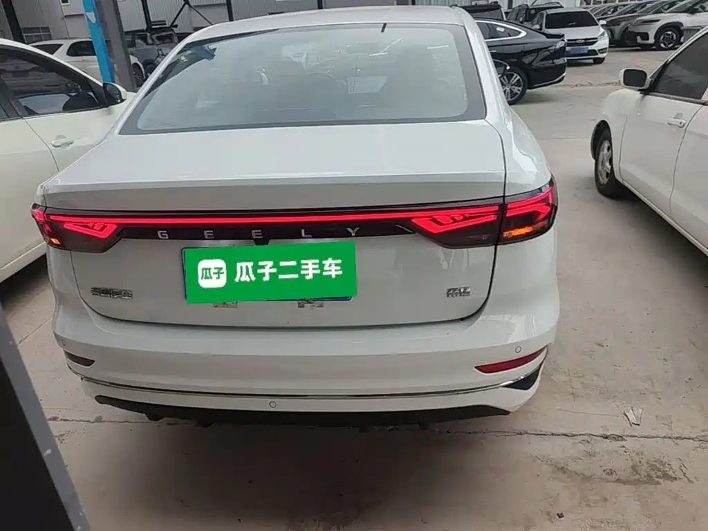 Geely Emgrand 2025