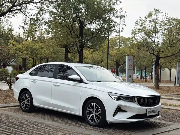 Geely Emgrand 2023