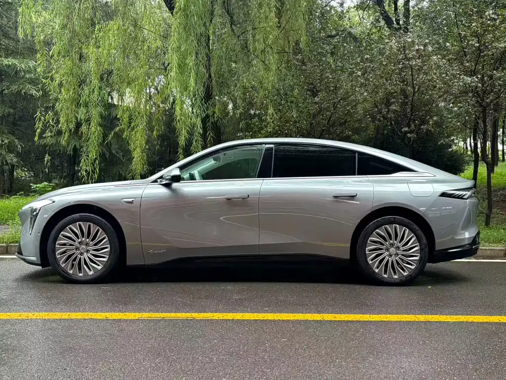 Buick Zhijing L7 2025 — фото 3