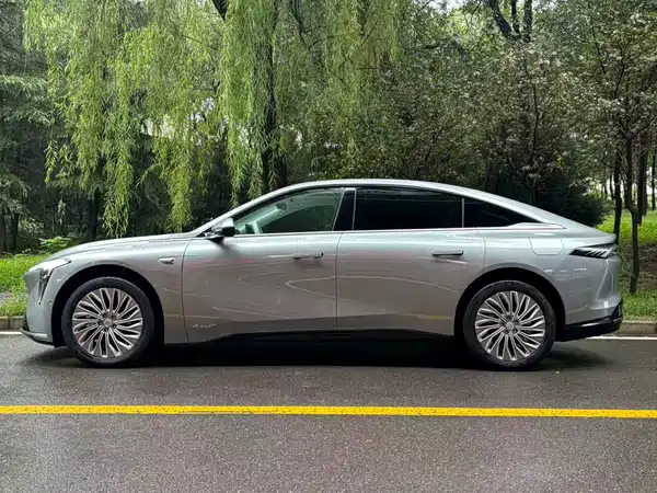 Buick Zhijing L7 2025