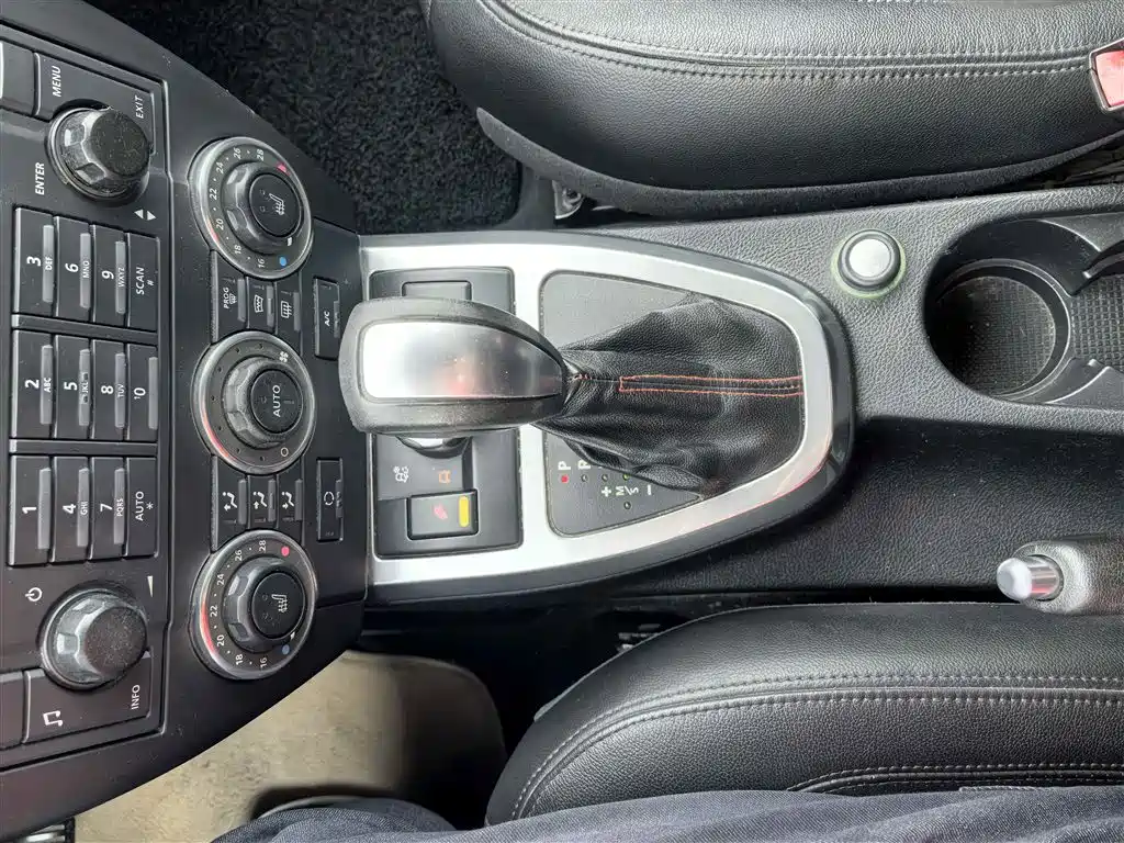 Land Rover Freelander 2 2010 — фото 16