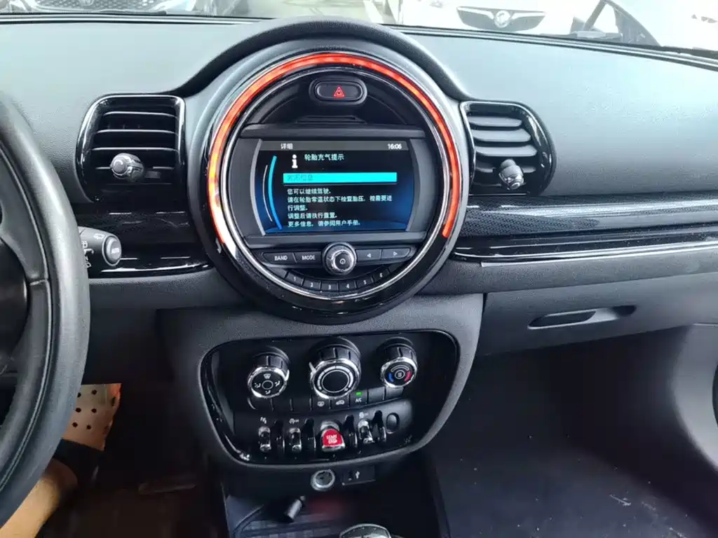 MINI Clubman 2020 — фото 13