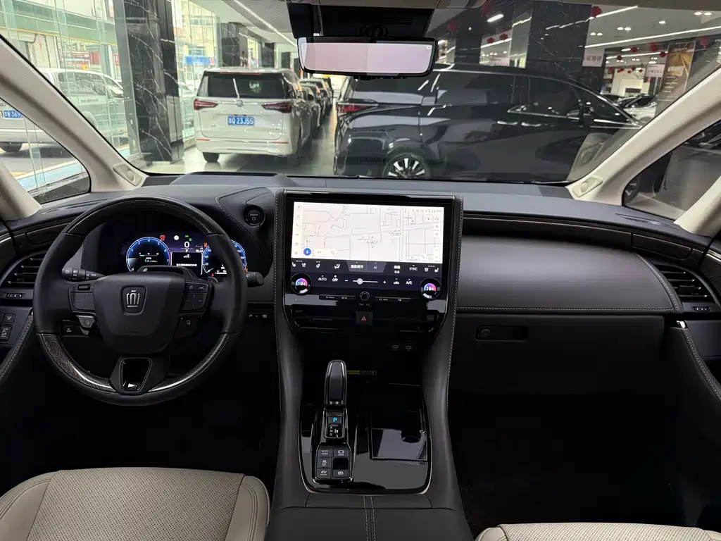 Toyota Vellfire 2024