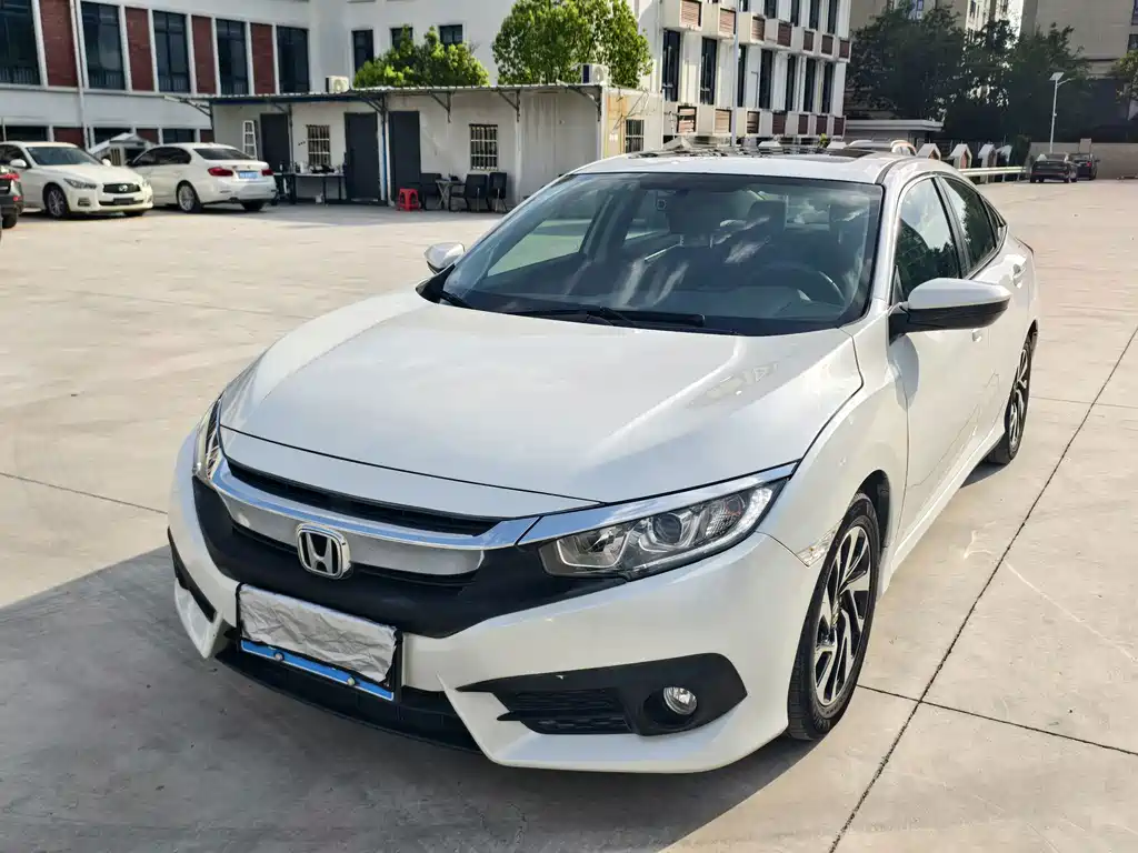 Honda Civic 2018 — фото 1