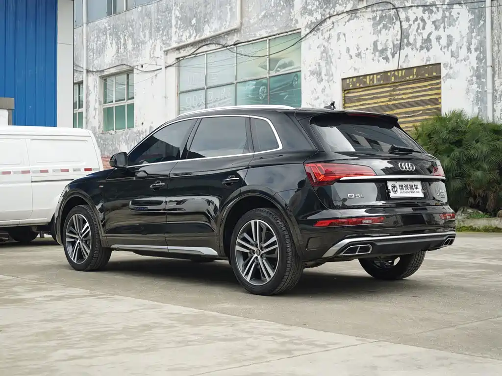 Audi Q5L 2022 — фото 7