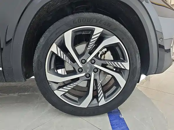 Geely Xingyue L 2023