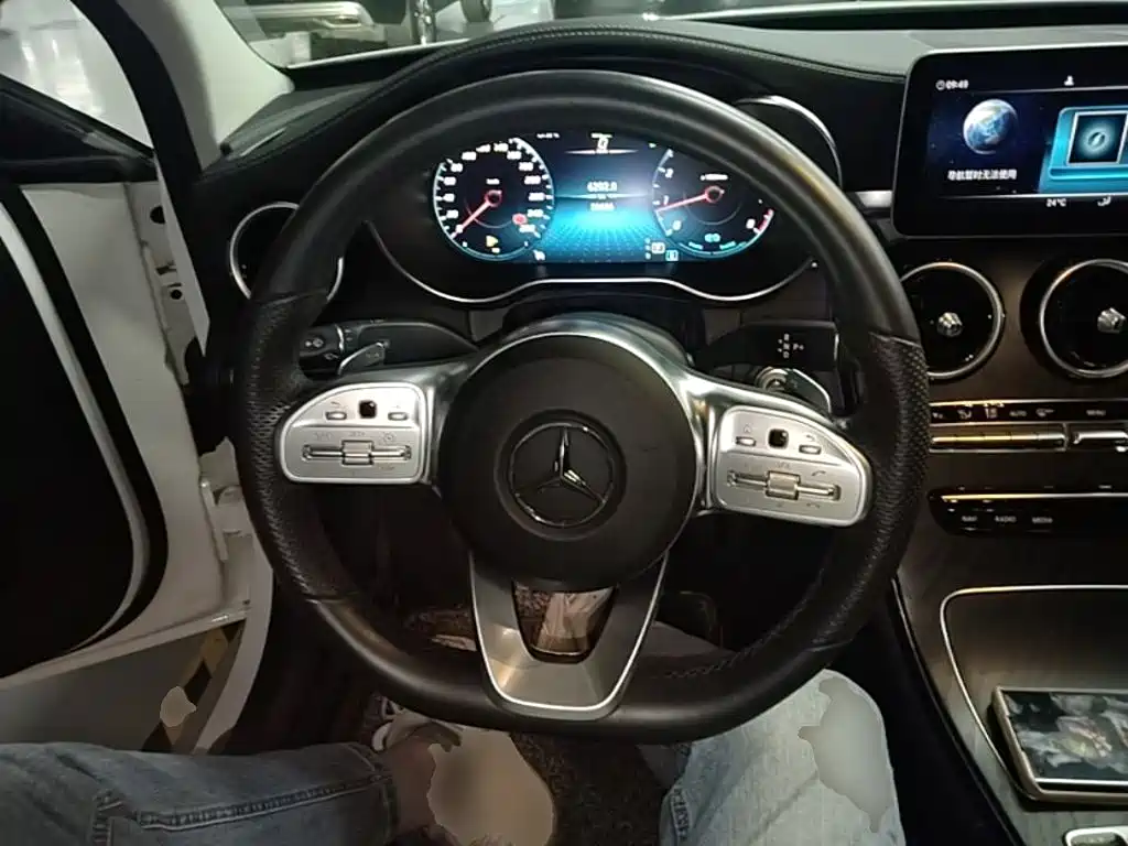 Mercedes-Benz C-Class 2020 — фото 11