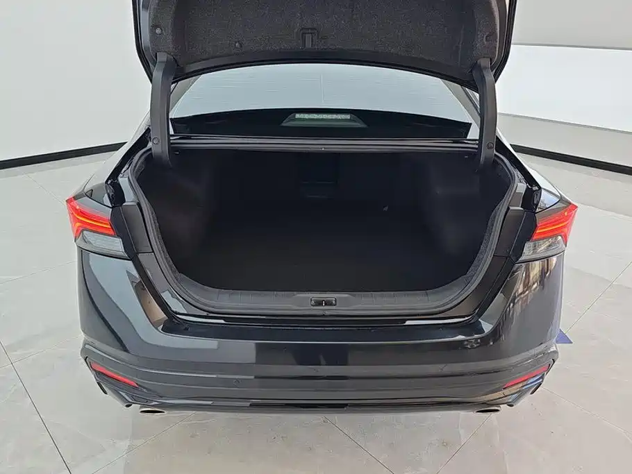 Nissan Teana 2024