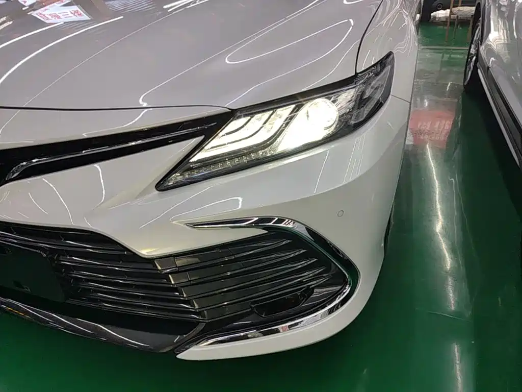Toyota Camry 2021 — фото 24