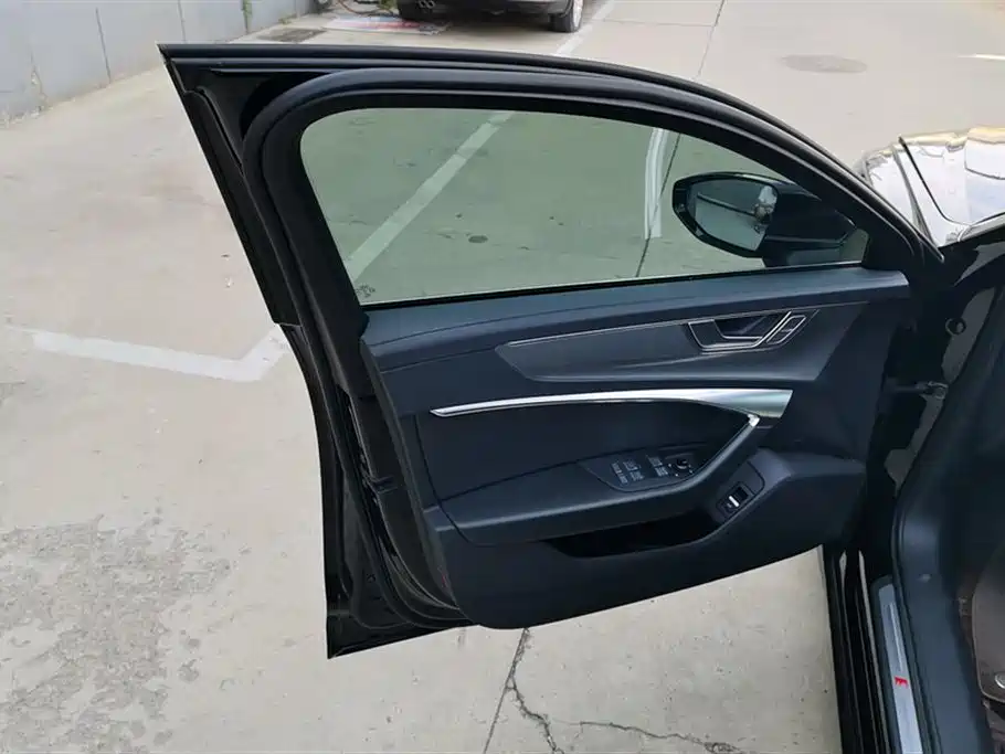 Audi A6L 2023