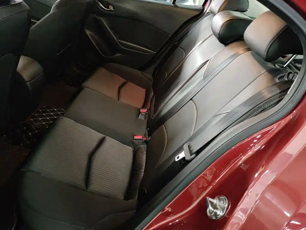 Mazda 3 Axela 2016 — фото 17