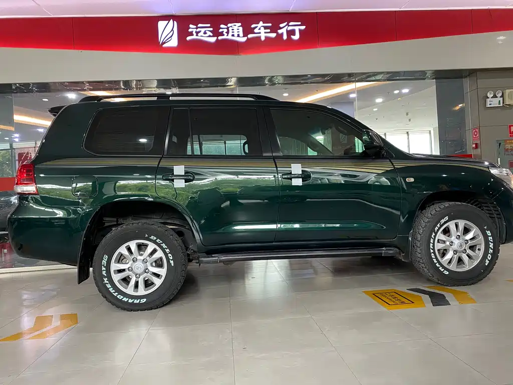 Toyota Land Cruiser 2010 — фото 3