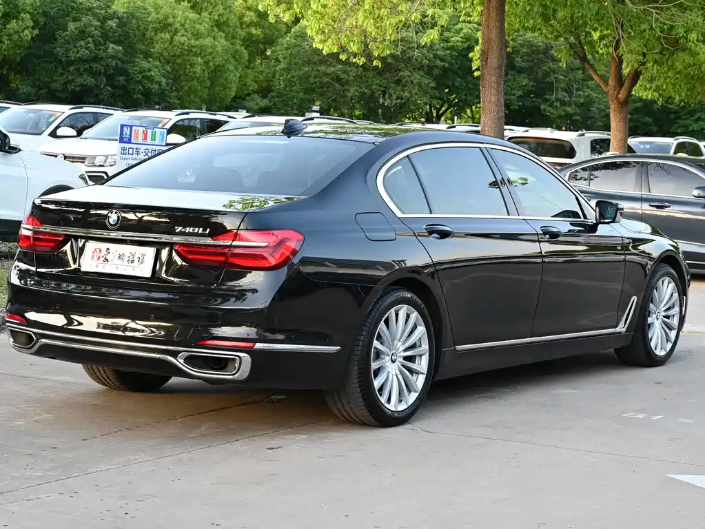 BMW 7 Series 2016 — фото 6