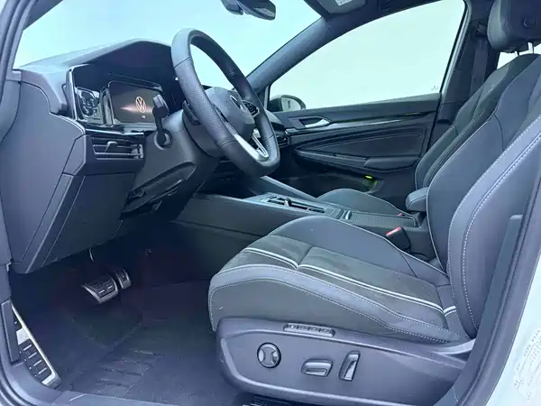 Volkswagen Golf 2023
