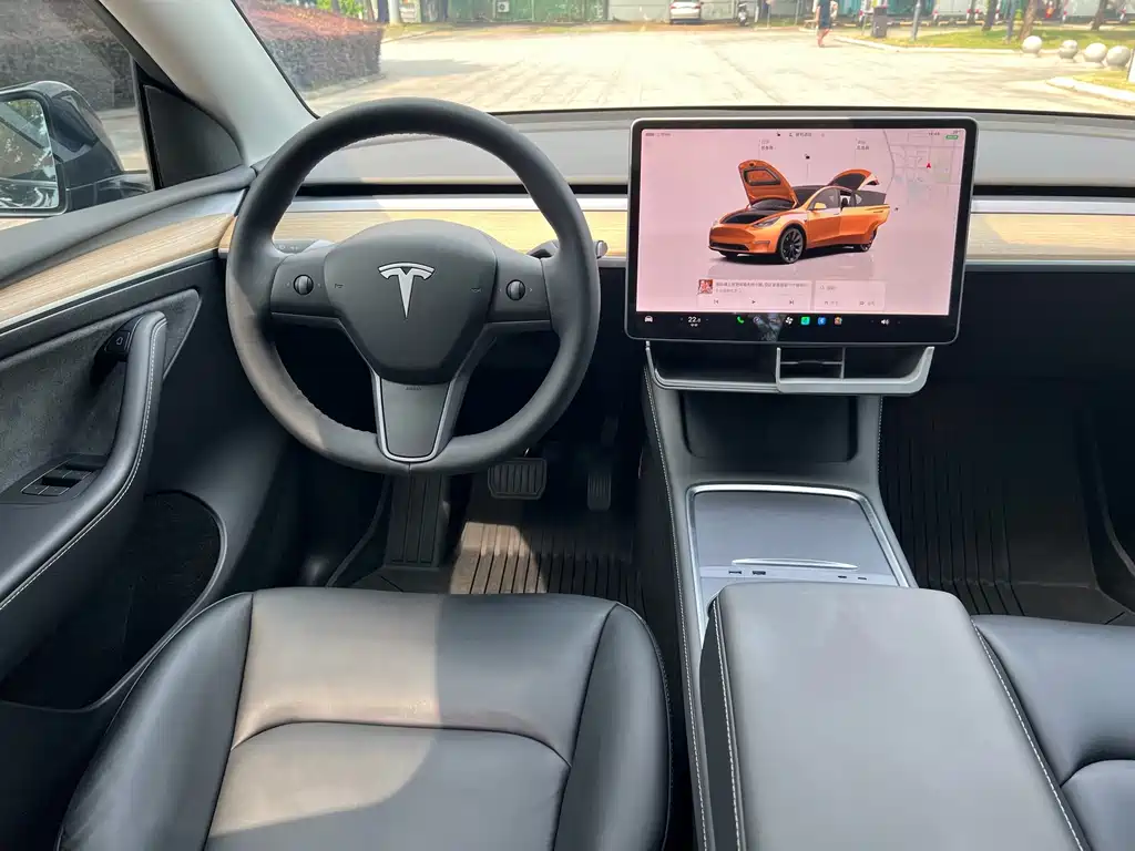 Tesla Model Y 2023 — фото 12