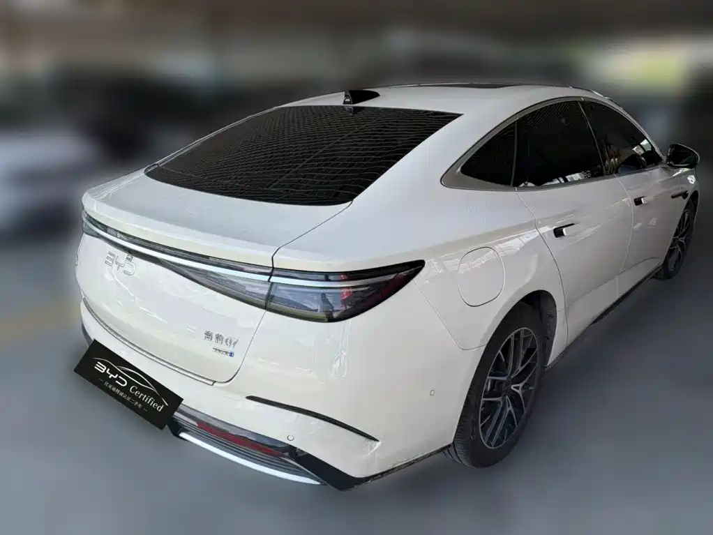 BYD Seal 07 DM-i 2025 — фото 2