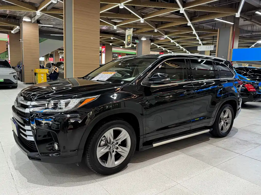 Toyota Highlander 2018 — фото 3