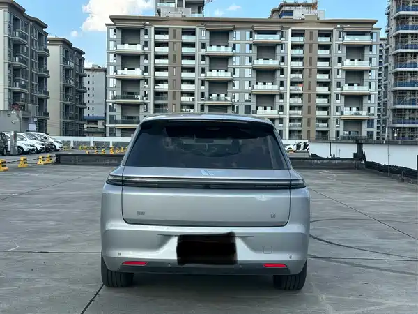 Li Auto L8 2023