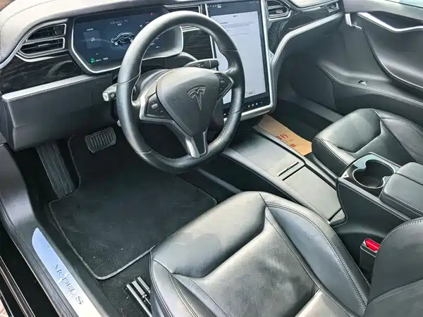 Tesla Model S 2016