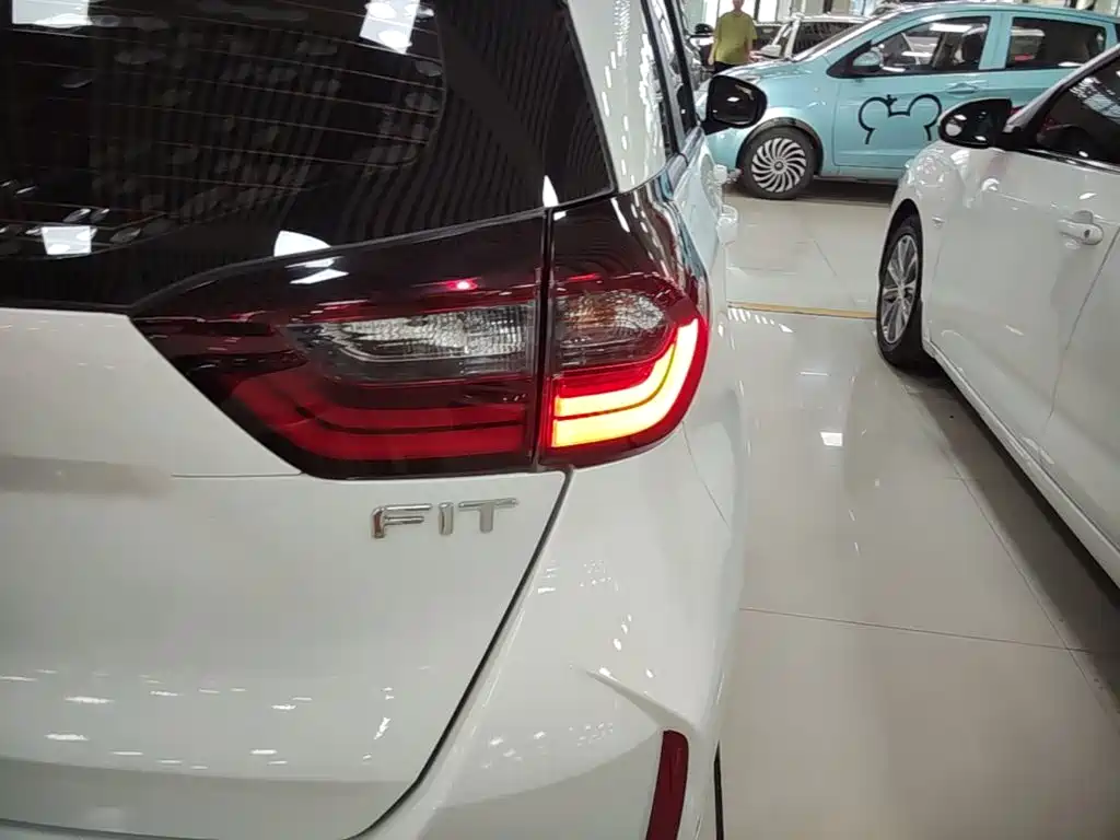 Honda Fit 2023 — фото 8