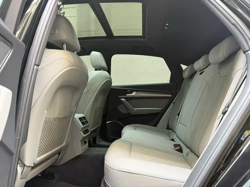 Audi Q5L Sportback 2022 — фото 8