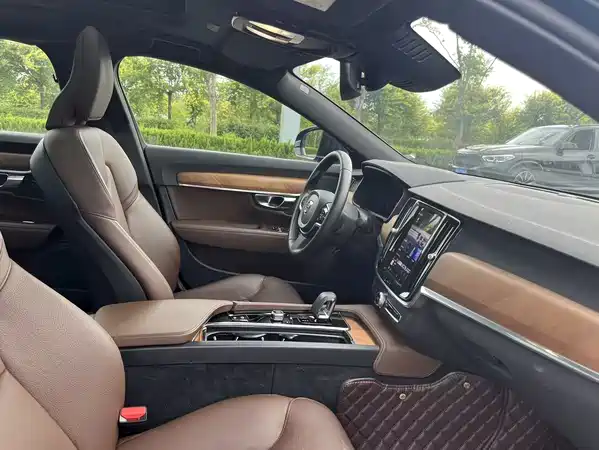 Volvo S90 2024