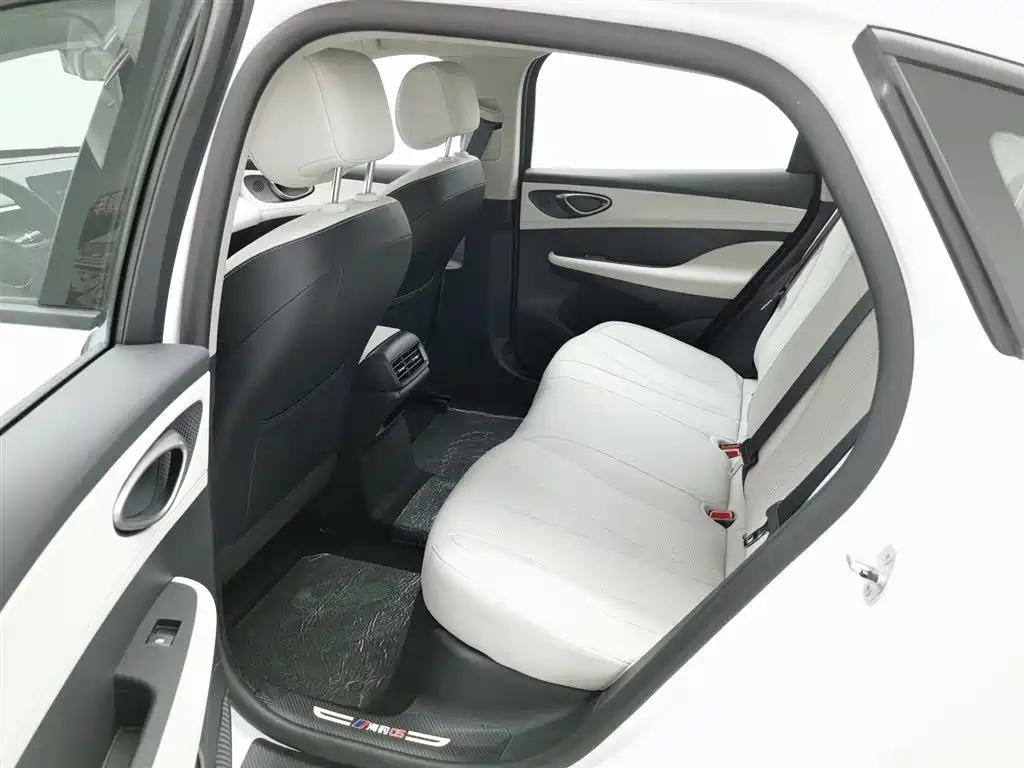 BYD Seal 05 DM-i 2025 — фото 15