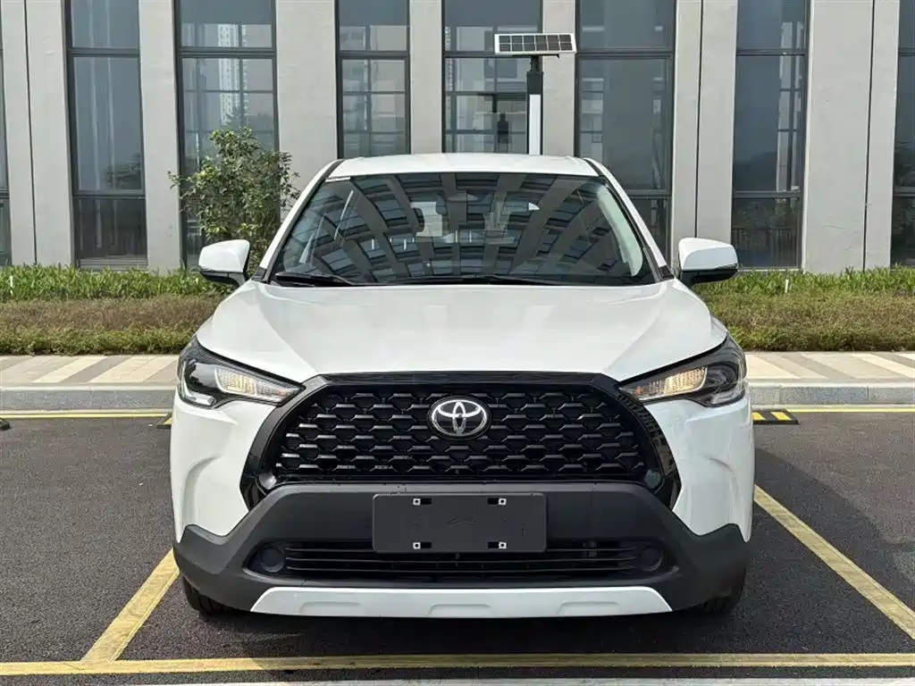 Toyota Corolla Cross 2023 — фото 23