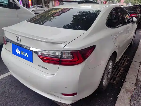 Lexus ES 2017