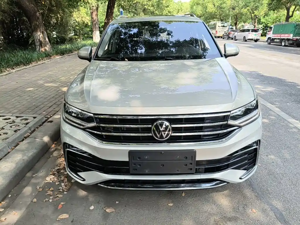 Volkswagen Tiguan L 2023 — фото 3