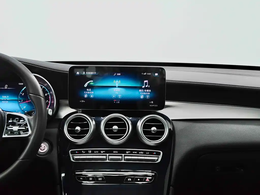 Mercedes-Benz GLC 2020 — фото 35