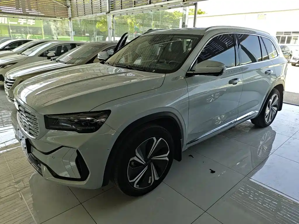 Geely Xingyue L 2022 — фото 1