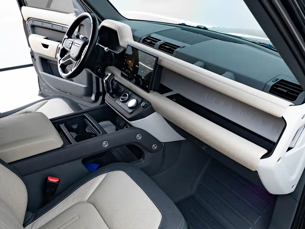 Land Rover Defender 2022 — фото 10