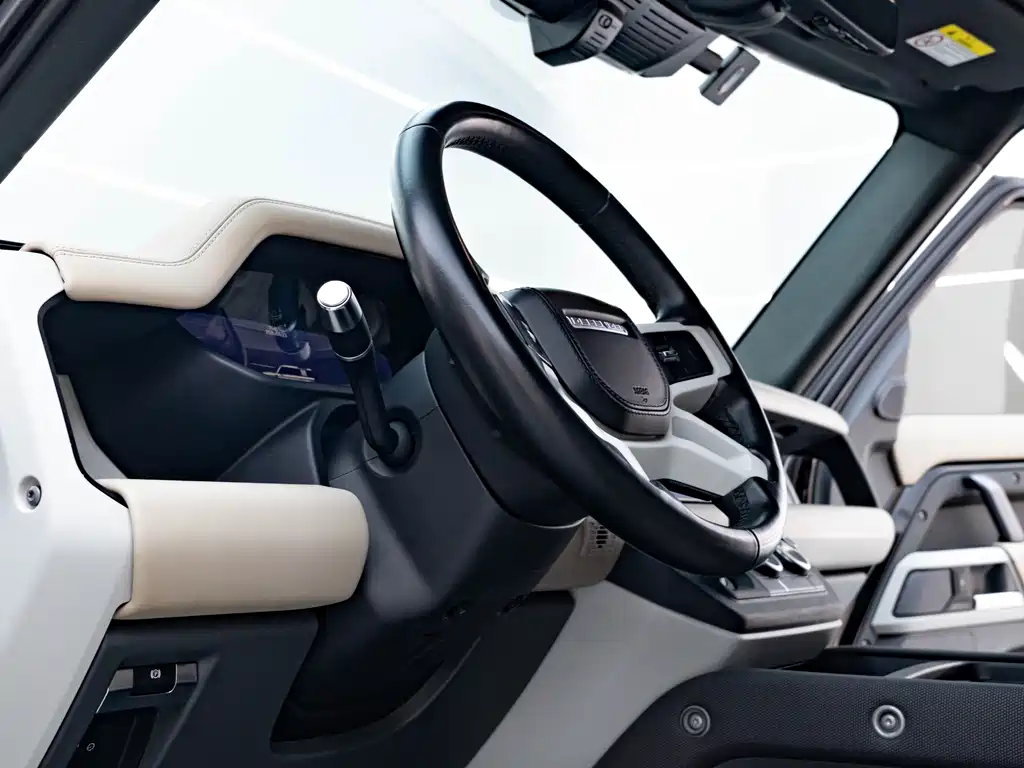 Land Rover Defender 2022 — фото 20