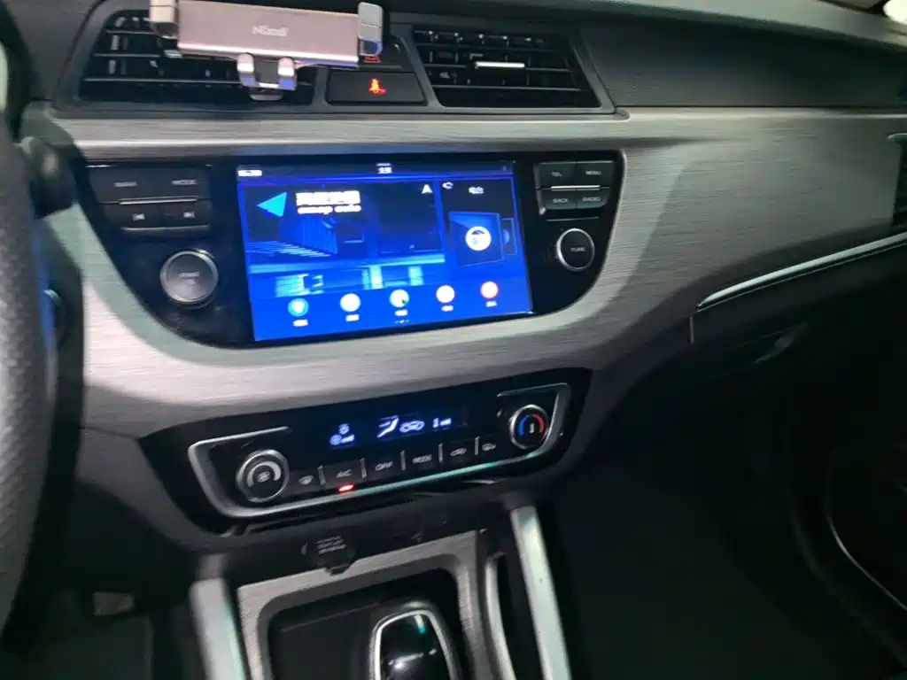 Geely Vision X3 2018 — фото 13