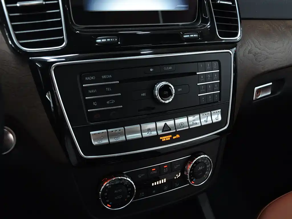 Mercedes-Benz GLS 2018 — фото 10