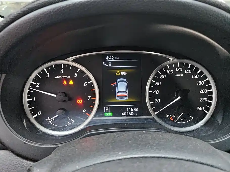 Nissan Tiida 2017 — фото 14