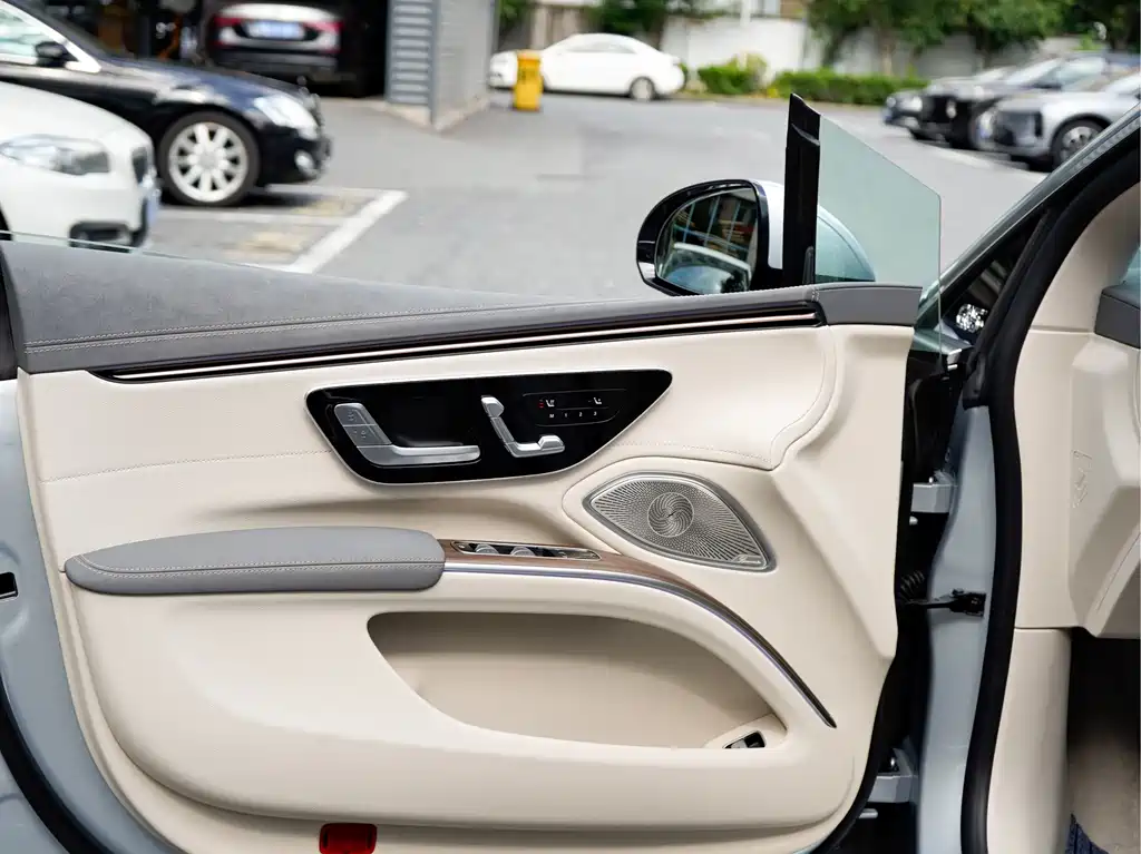 Mercedes-Benz EQS 2024 — фото 13