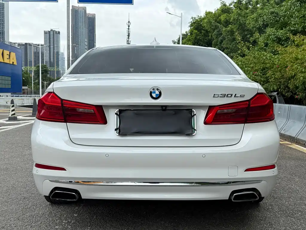 BMW 5 Series New Energy 2019 — фото 12