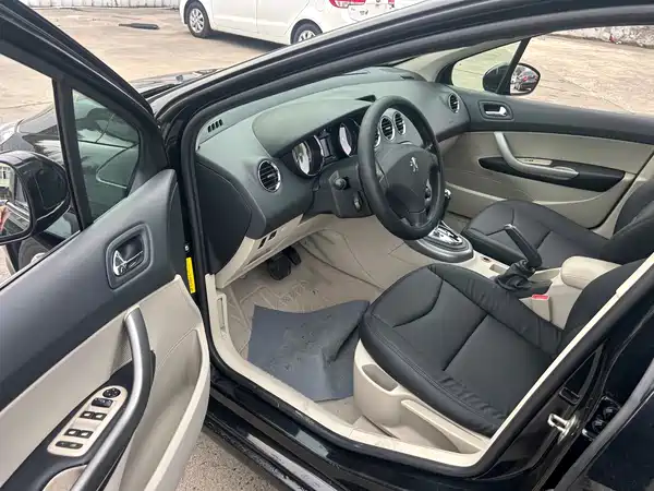 Peugeot 408 2011