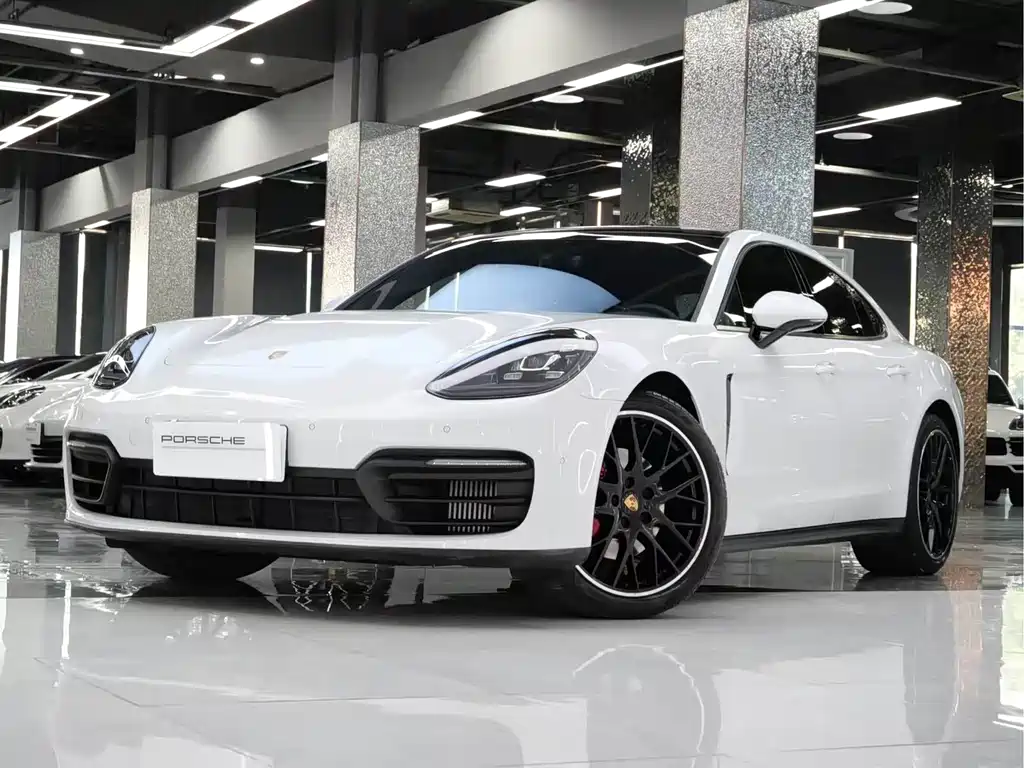 Porsche Panamera 2021