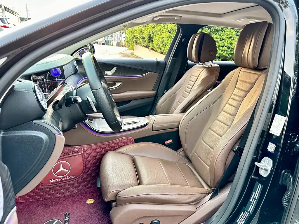 Mercedes-Benz E-Class 2019 — фото 11