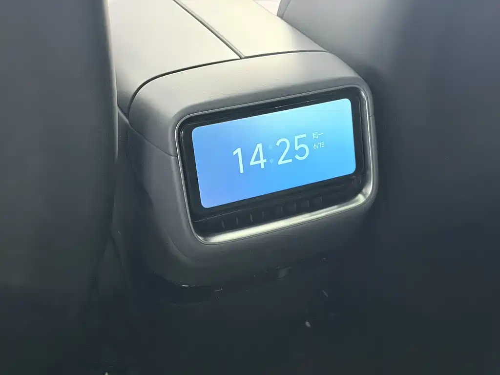 Xiaomi YU7 2025 — фото 11